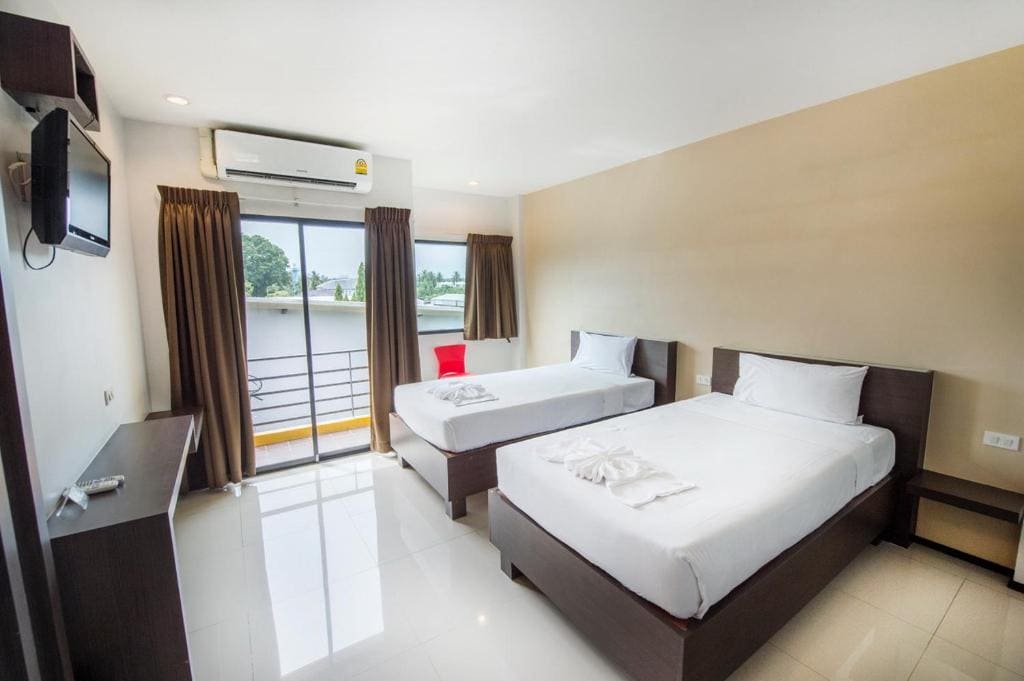 Quadruple Room with Terrace room - Image 3