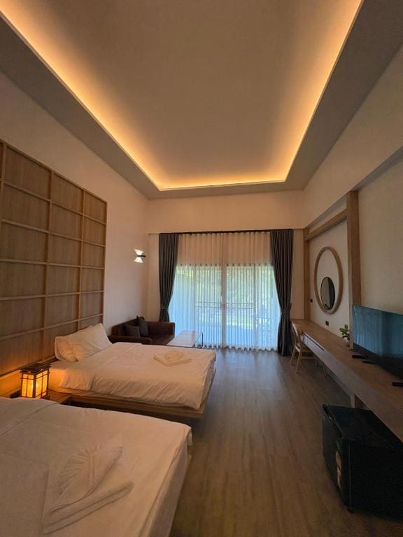 Deluxe Twin Room room - Image 1