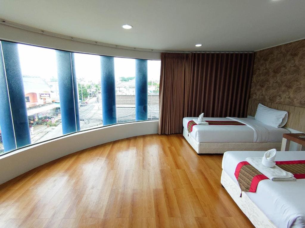 Deluxe Double or Twin Room room - Image 3