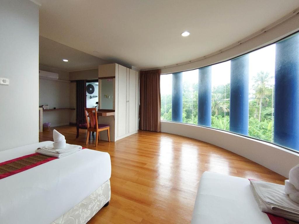 Deluxe Double or Twin Room room - Image 2
