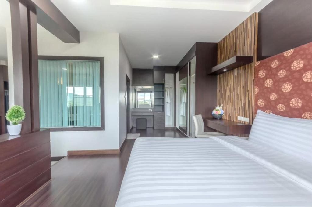 Premier Double Room room - Image 2