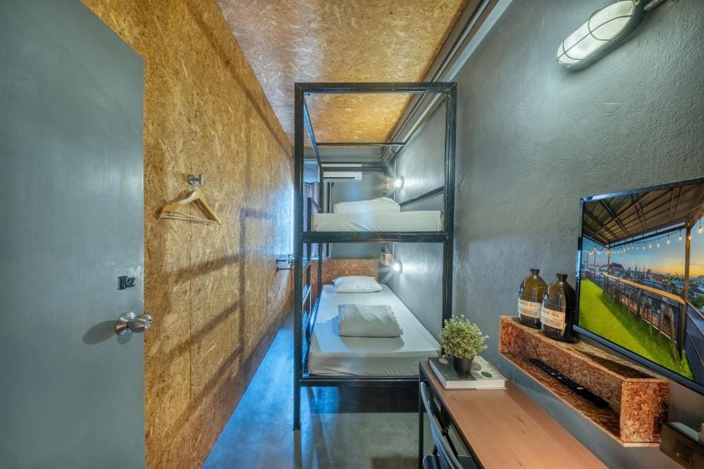 Bunk Bed in Mixed Dormitory Room room - Image 1