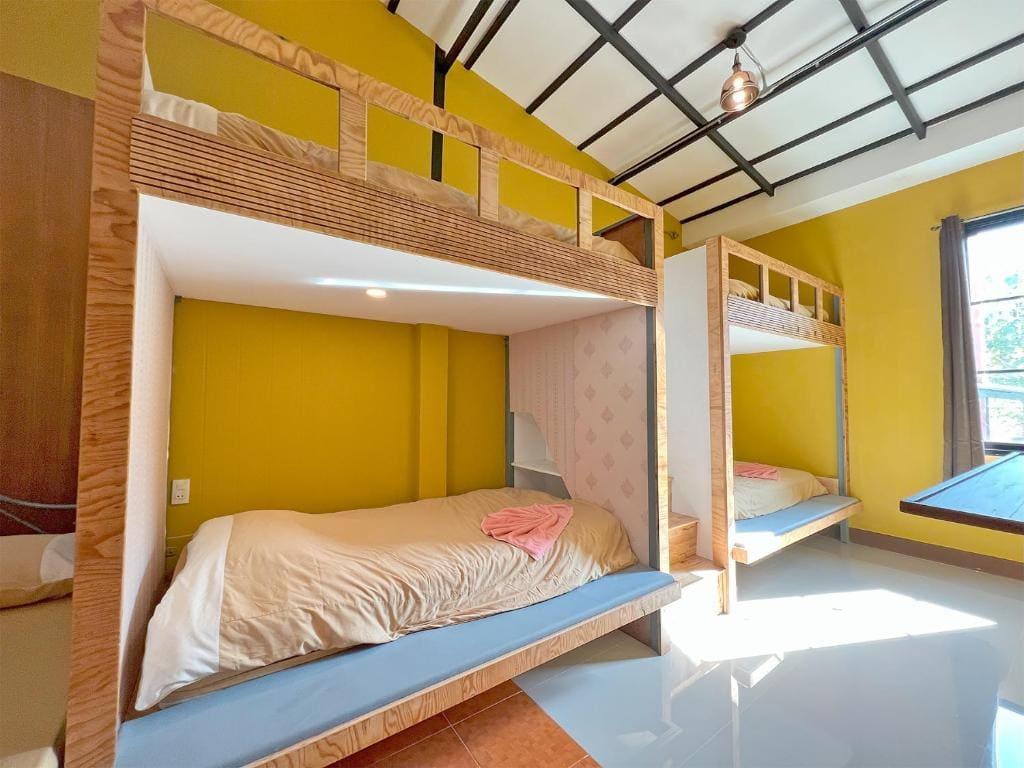 Family Room room - Image 1