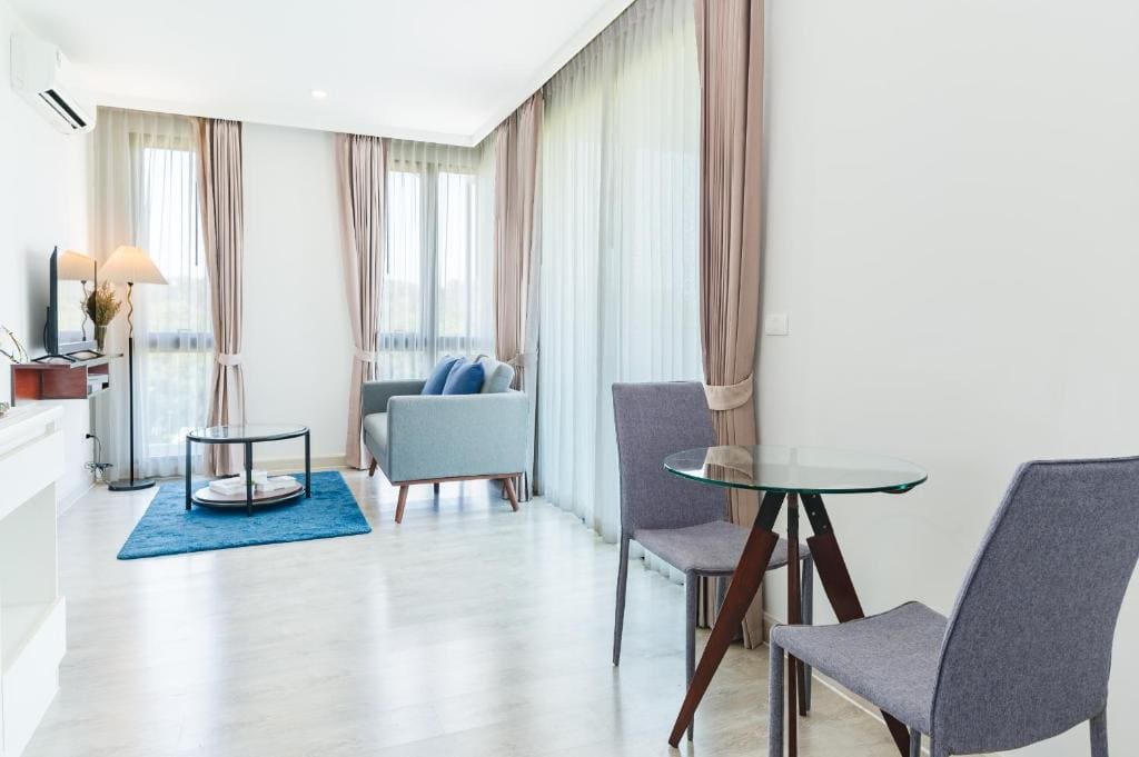 Deluxe Queen with Garden View room - Image 1