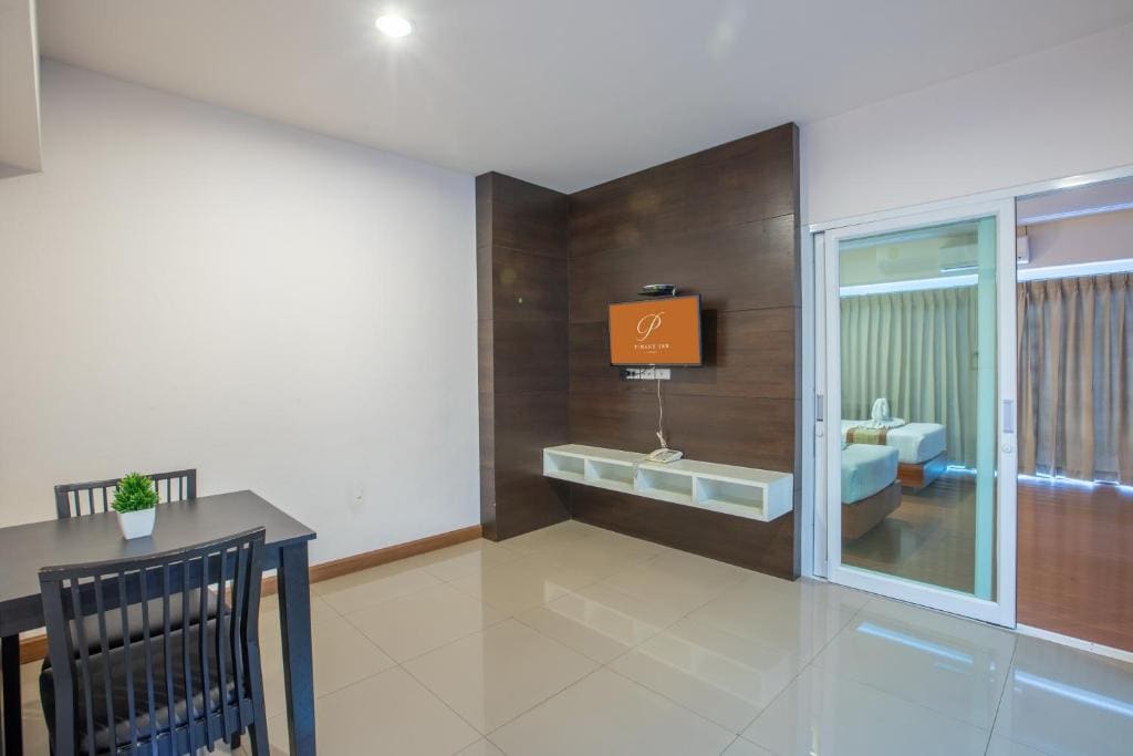 Suite room - Image 3
