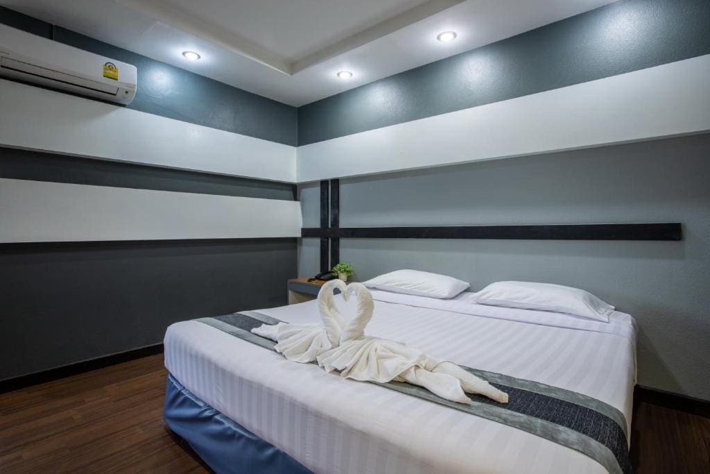 Standard Twin Room room - Image 3