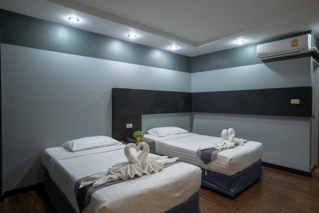 Standard Twin Room room - Image 2