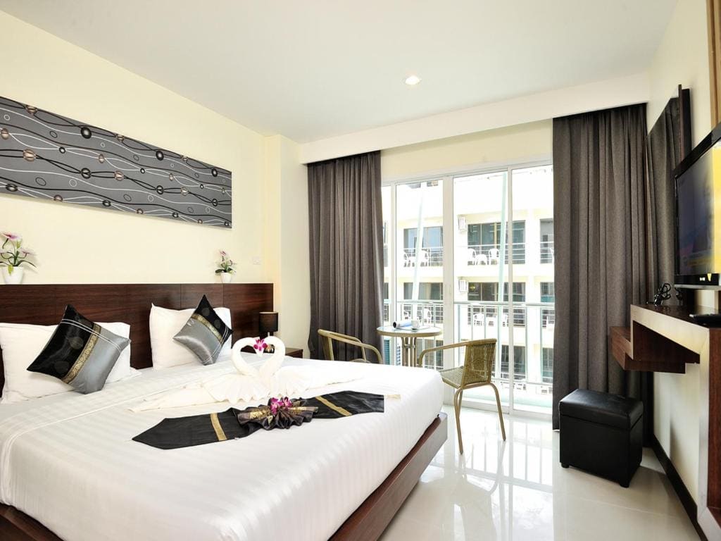 Deluxe Double Room with Balcony room - Image 1