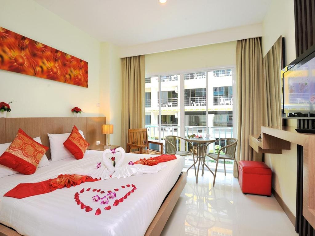 Family Room with Balcony room - Image 2