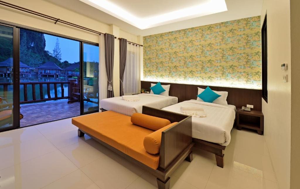 Superior Twin Room room - Image 1
