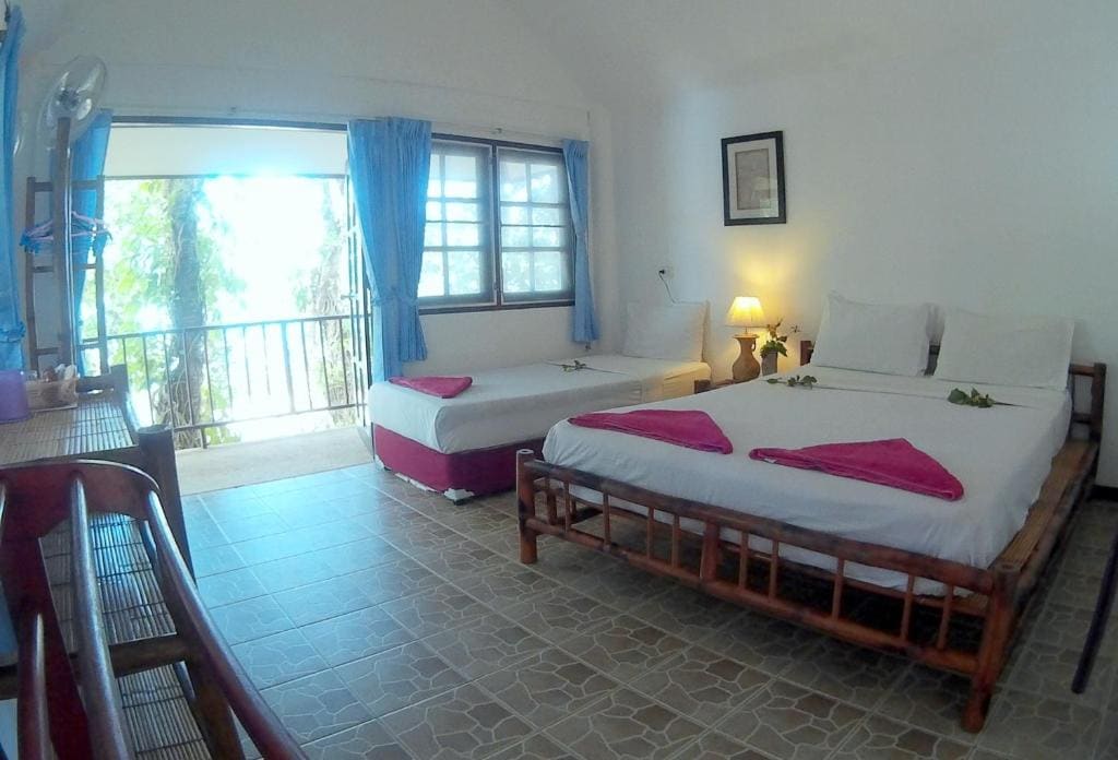 Bungalow - Beach Front room - Image 2