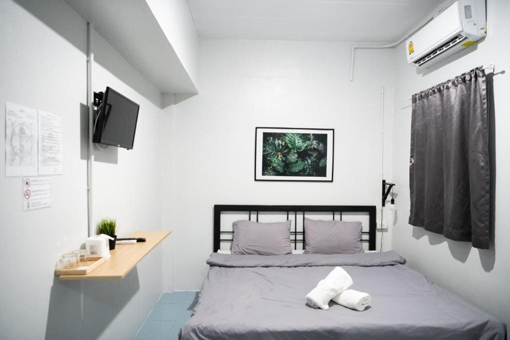 Queen Room with Balcony room - Image 1