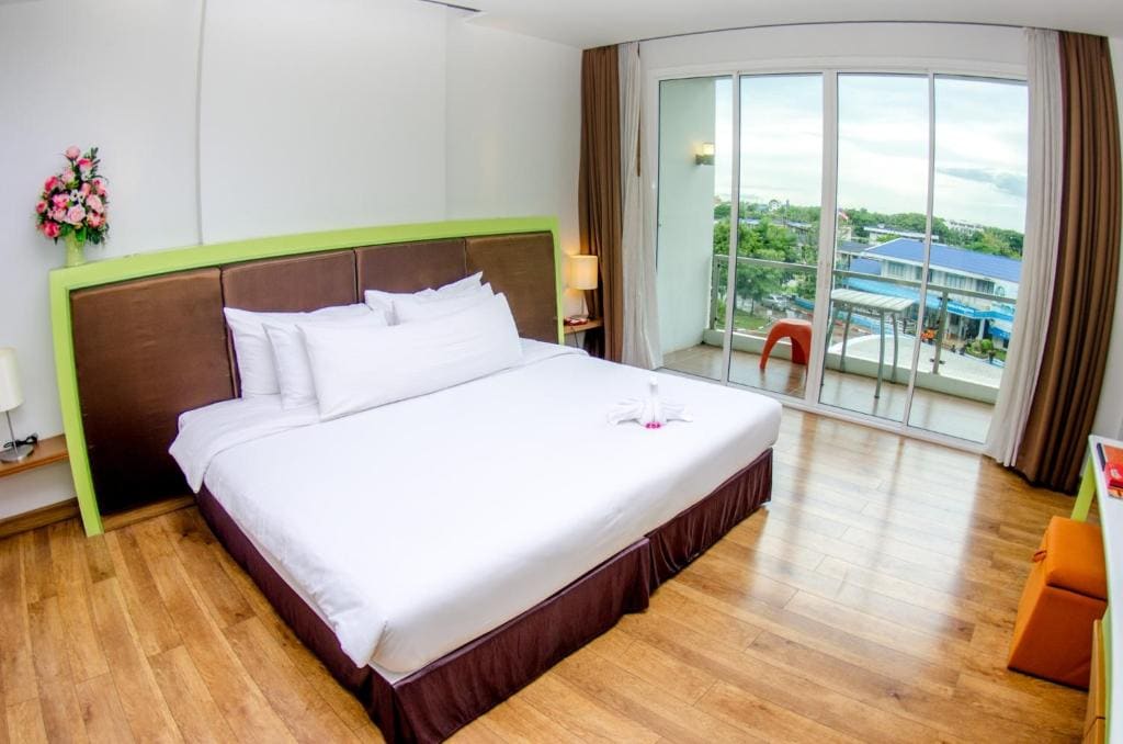 Deluxe Double or Twin Room room - Image 3