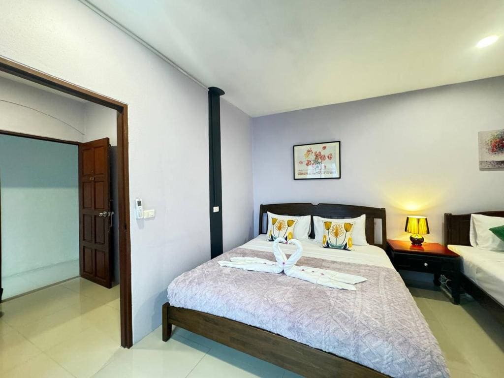 Studio Apartment room - Image 3