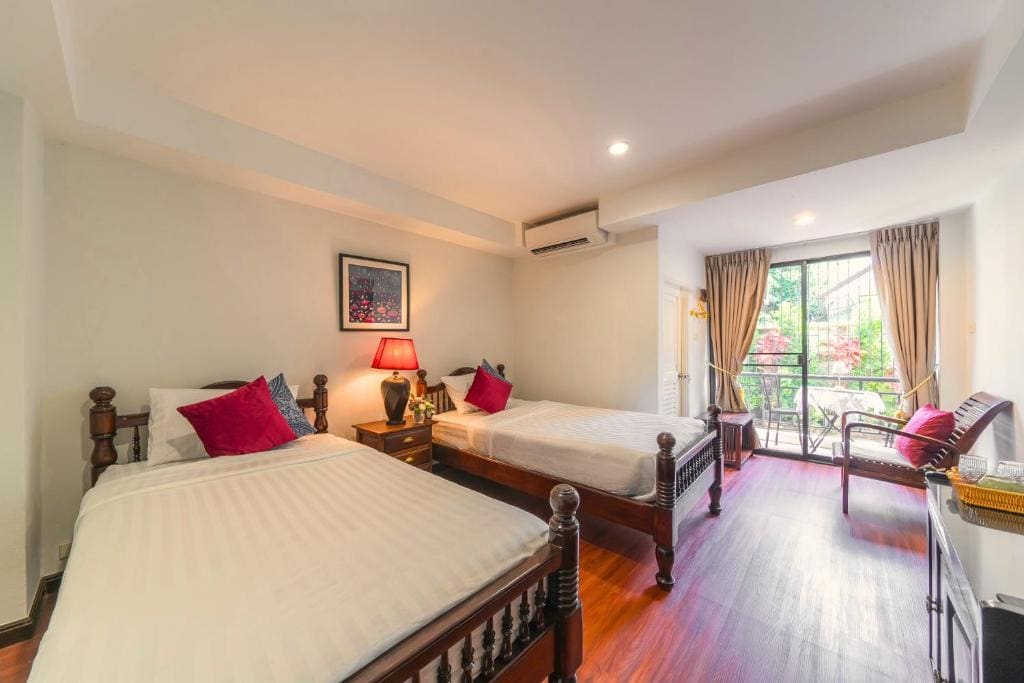 Twin Room with Balcony room - Image 2
