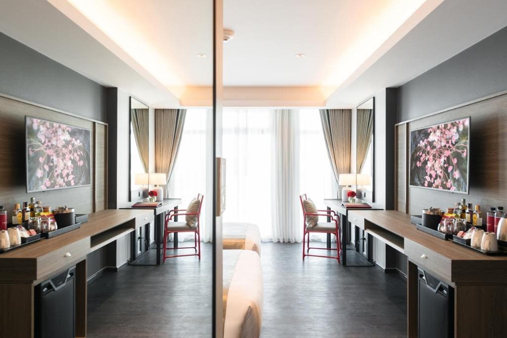 Deluxe King Room - Disability Access room - Image 2