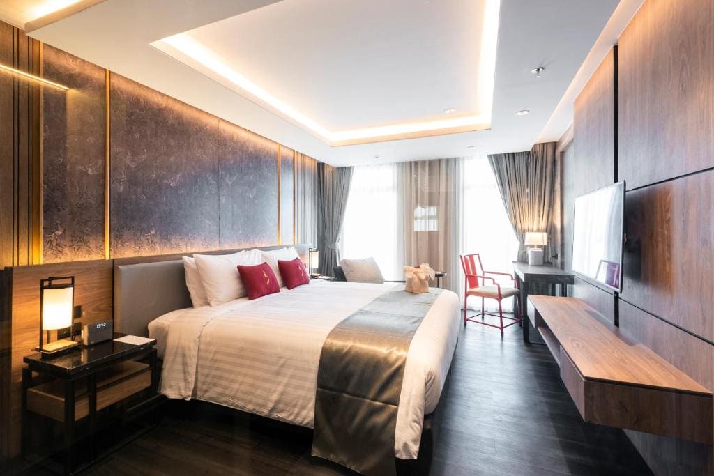 Two-Bedroom Suite room - Image 2