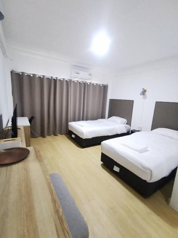 Deluxe Double or Twin Room room - Image 2