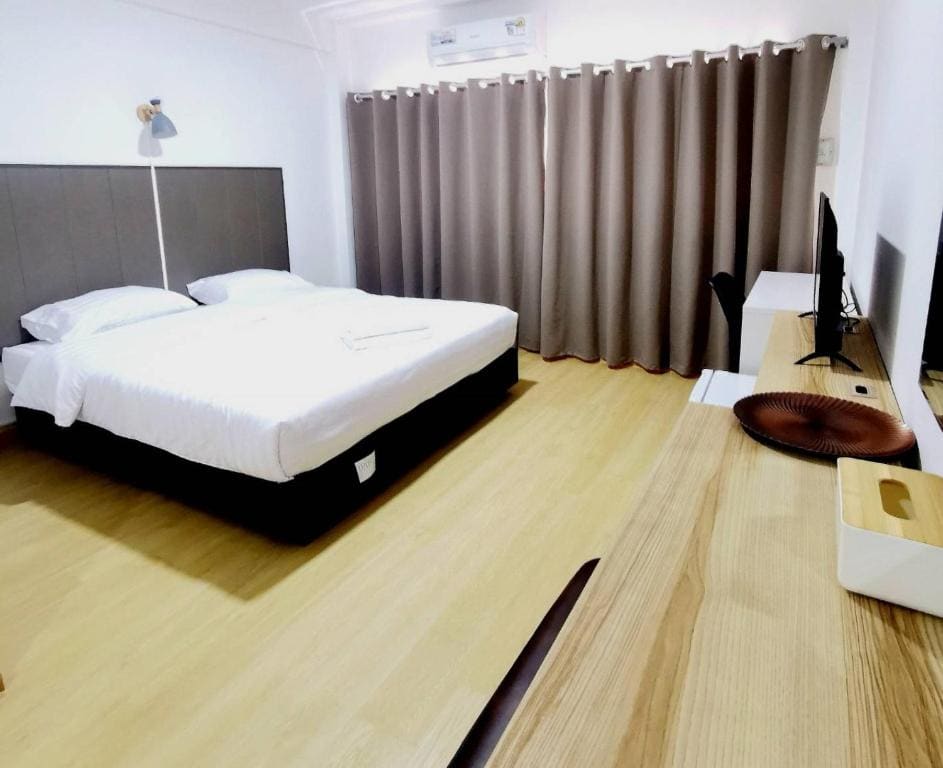 Deluxe Double or Twin Room room - Image 3