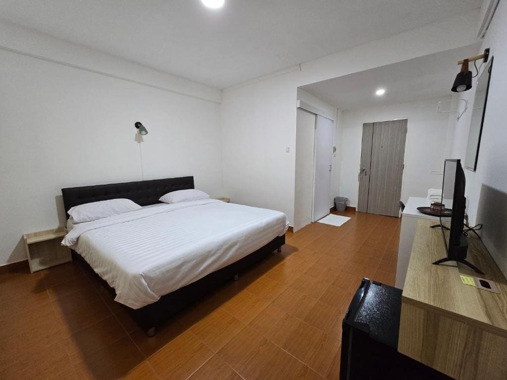 Superior Double or Twin Room room - Image 2