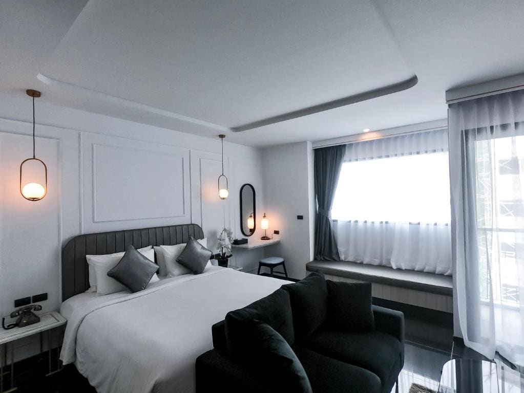 Premium King Room room - Image 3