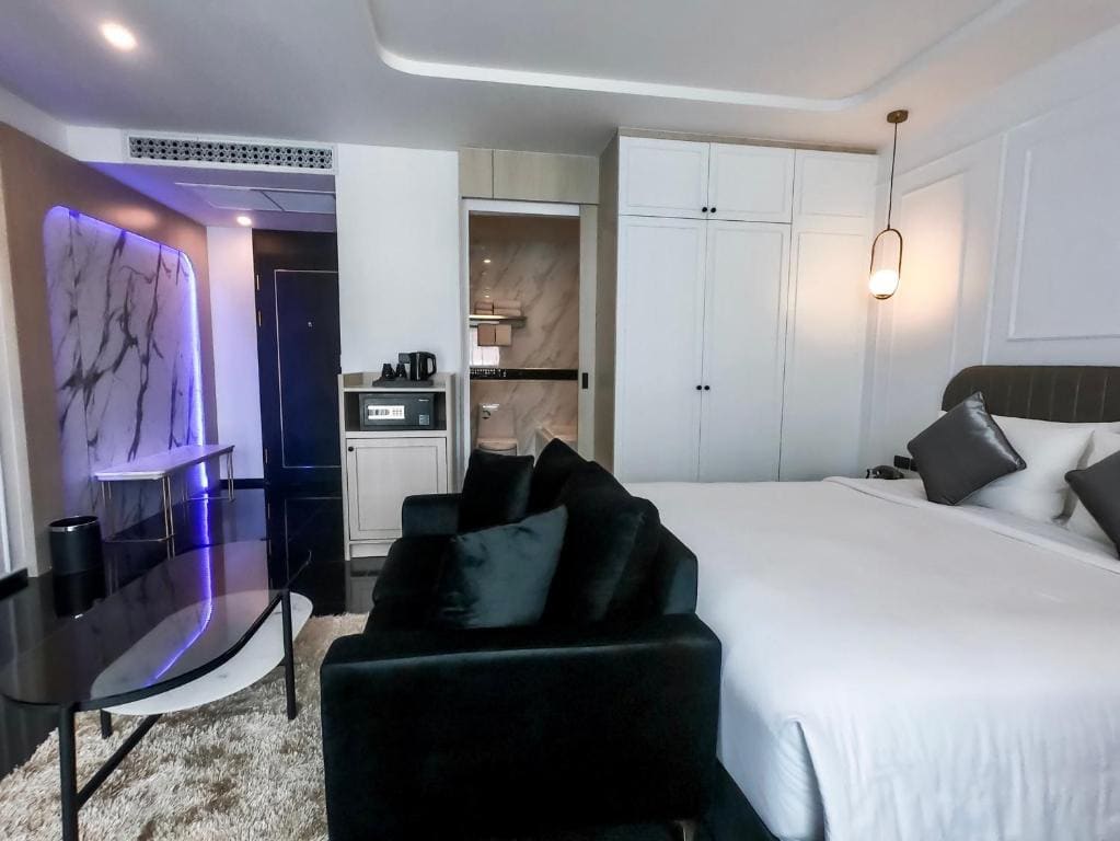 Premium King Room room - Image 2