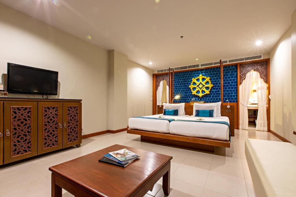 Deluxe Double or Twin Room with Pool View room - Image 2