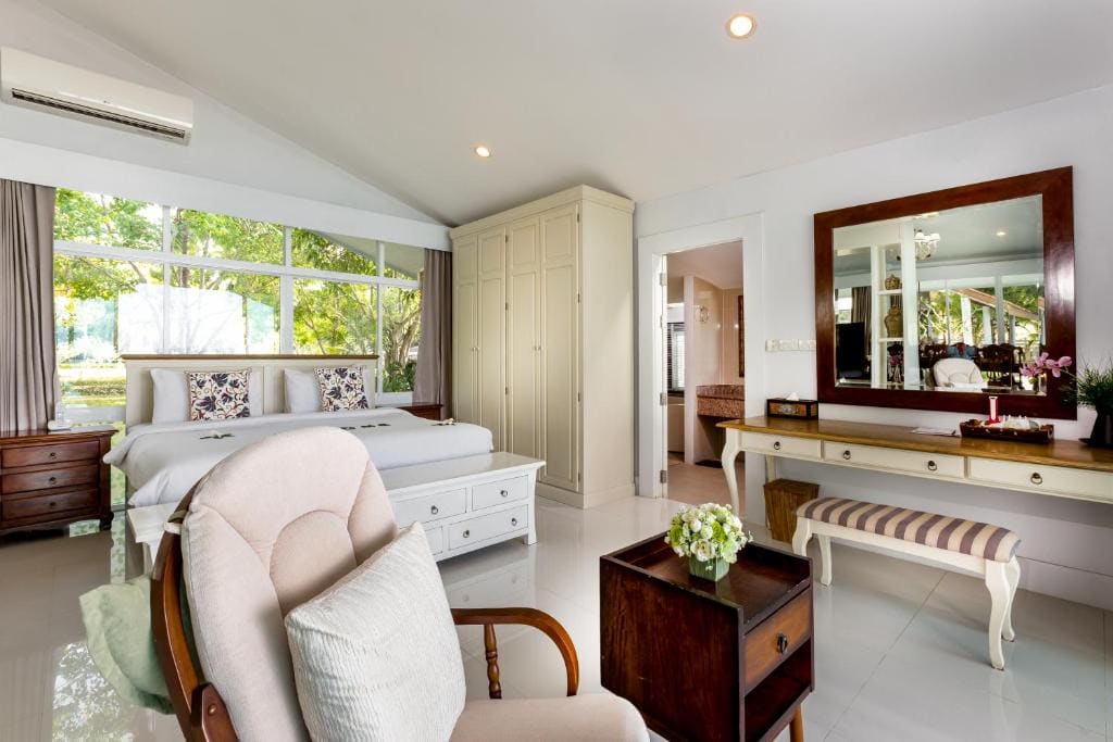 Beachfront Suite room - Image 2