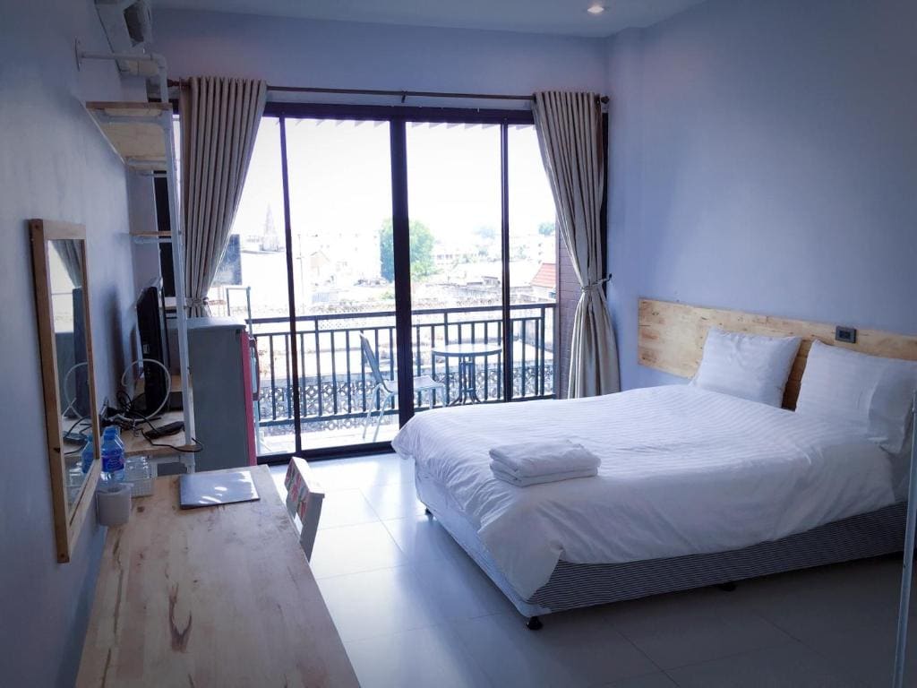 Apartment with Balcony room - Image 2