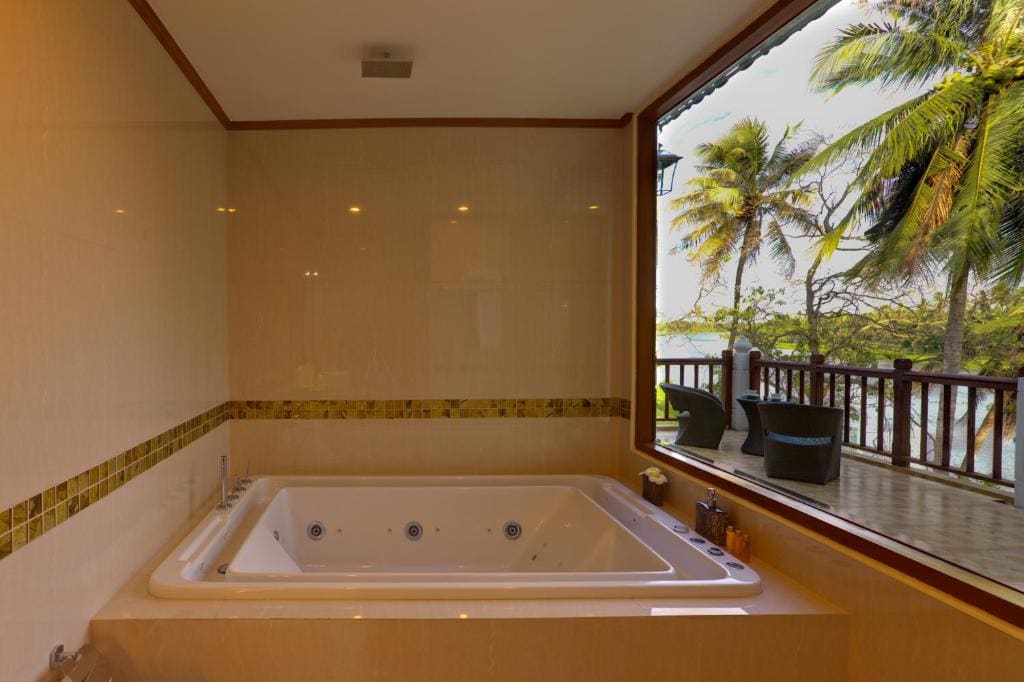 King Suite room - Image 3