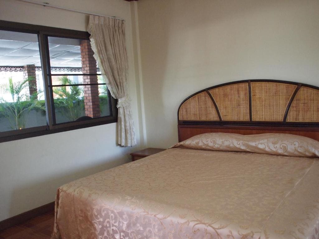 Superior Twin Room room - Image 3