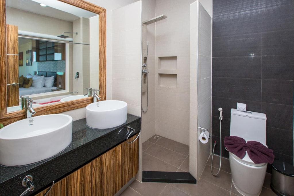 Spa Bath Seaview Suite room - Image 3