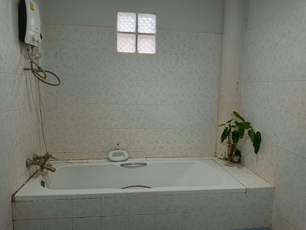 Deluxe Family Room room - Image 3
