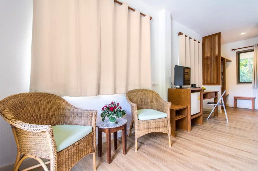 Deluxe Pool View room - Image 1