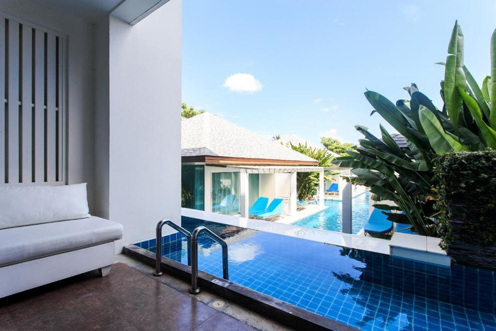 Deluxe Double or Twin Room with Pool Access room - Image 2