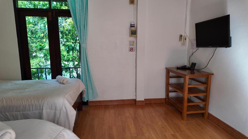 Comfort Triple Room room - Image 2