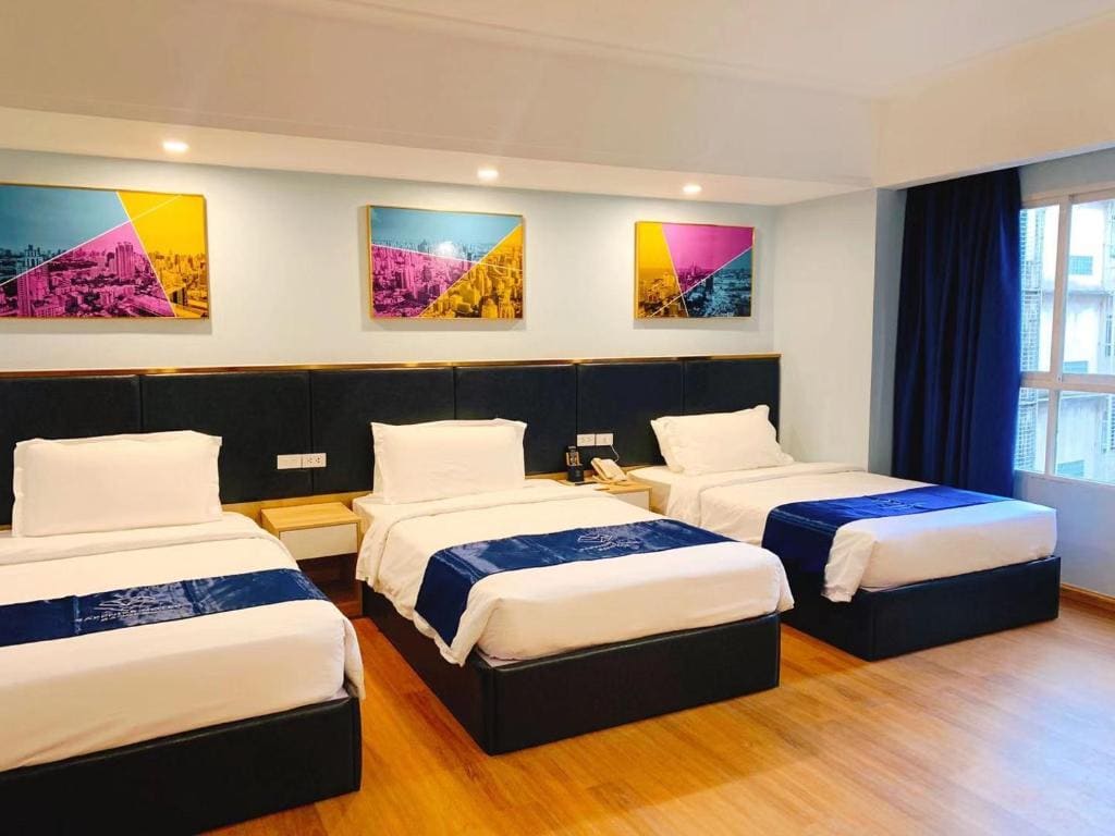 Deluxe Triple Room room - Image 1