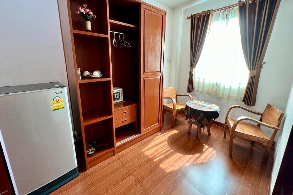 Superior Twin Room with City View room - Image 3