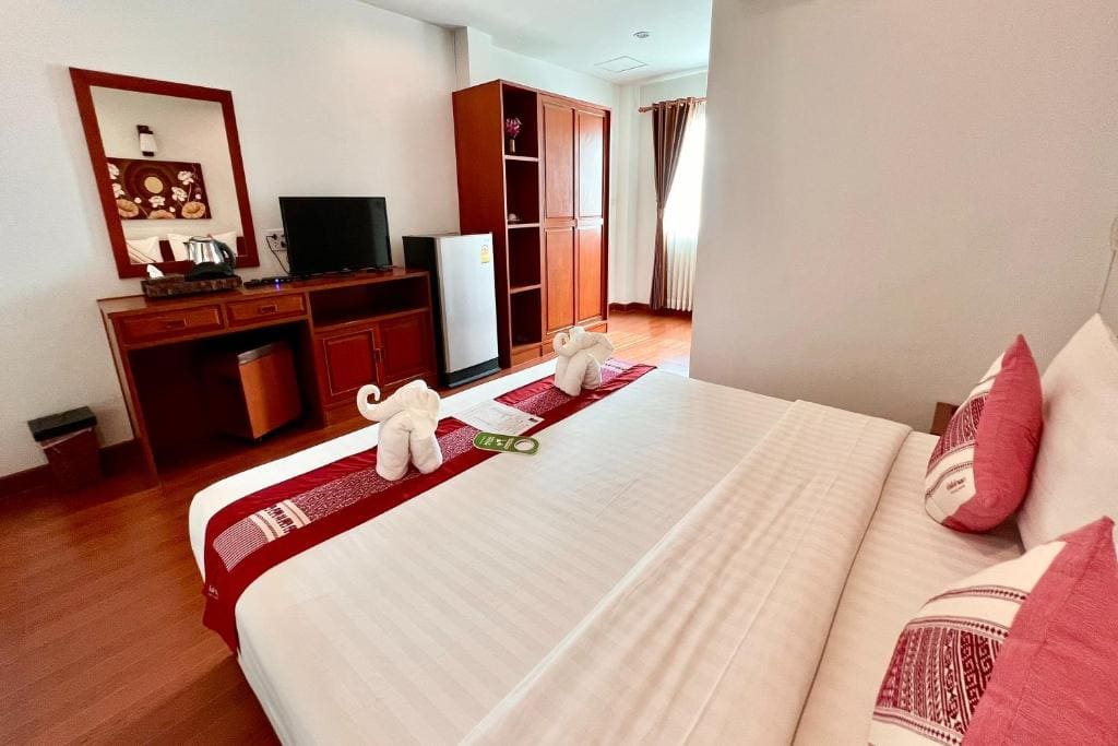 Double Room with Mountain View room - Image 1