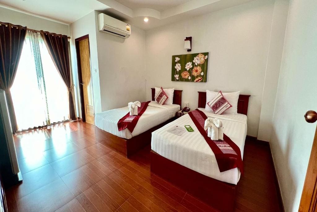 Superior Twin Room with City View room - Image 1