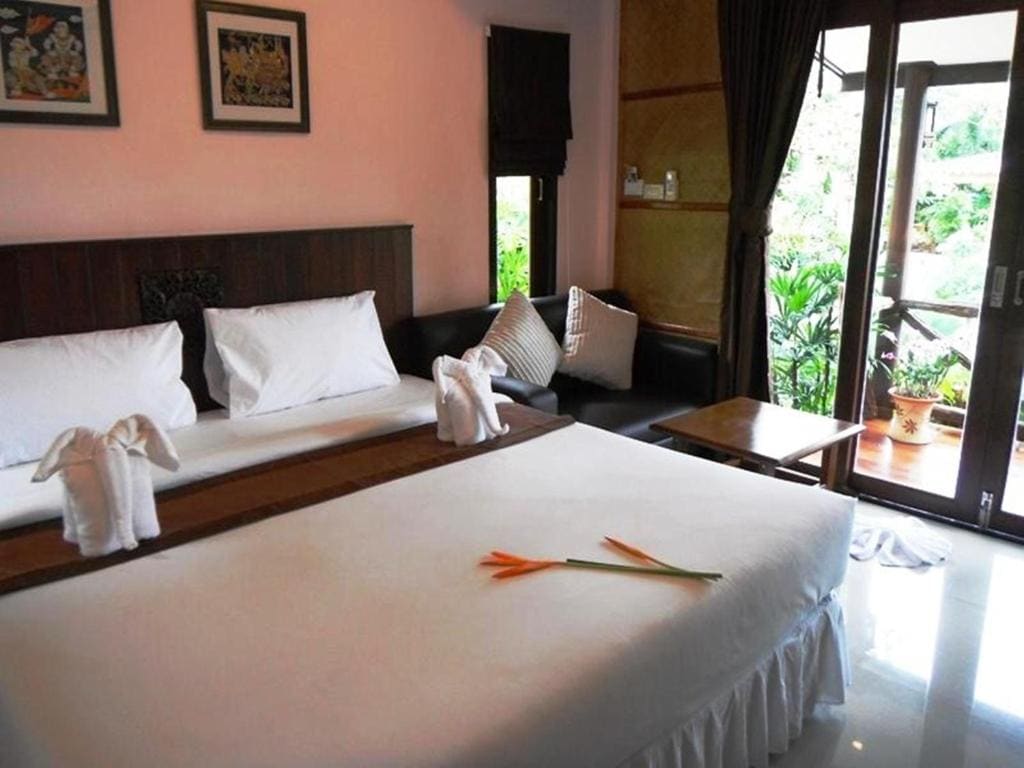 Deluxe Bungalow room - Image 2