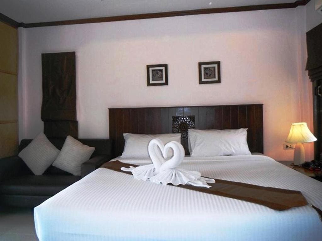 Deluxe Bungalow room - Image 3