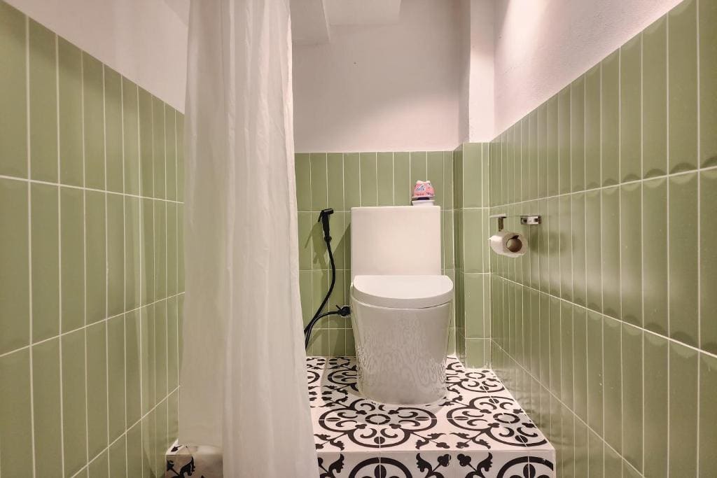 Deluxe Queen Room room - Image 2
