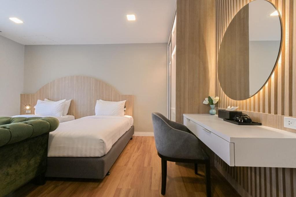 Suite Double Room with Jacuzzi room - Image 1