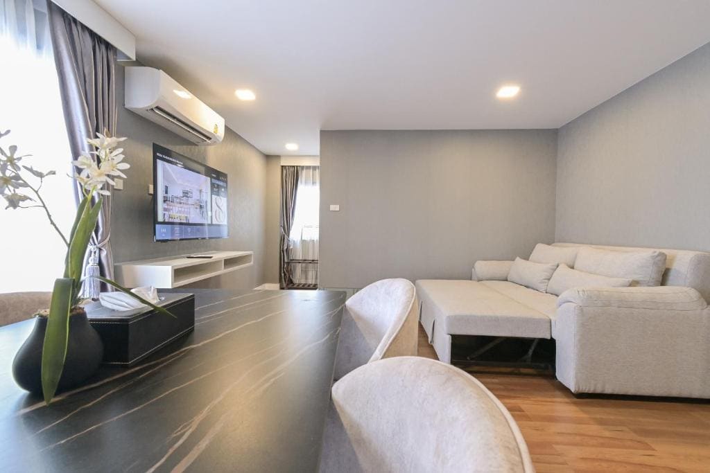 Family Room room - Image 1