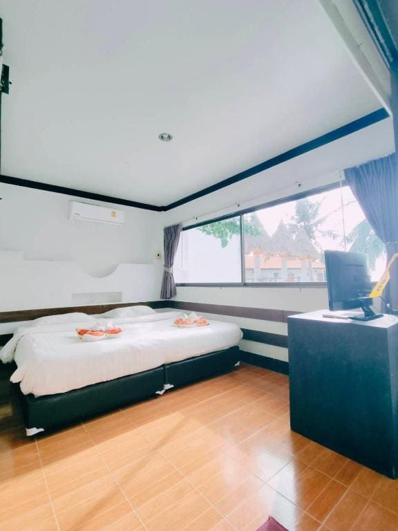 Double or Twin Room with Sea View room - Image 2