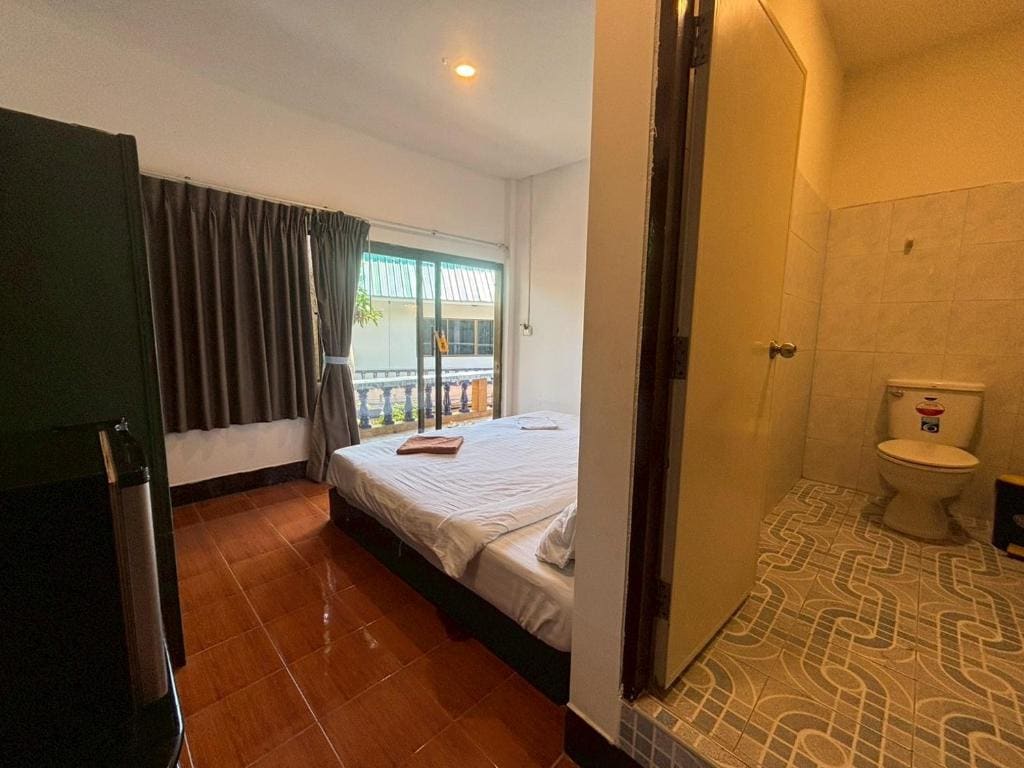 Small Double Room with Fan room - Image 3