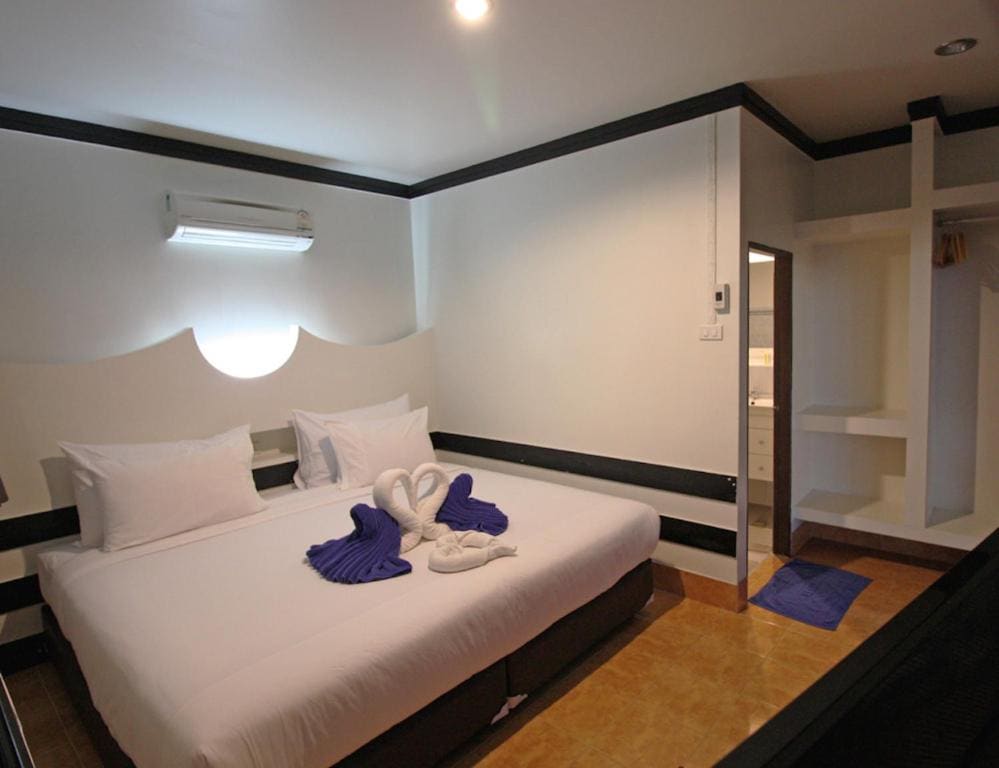 Double or Twin Room with Sea View room - Image 3