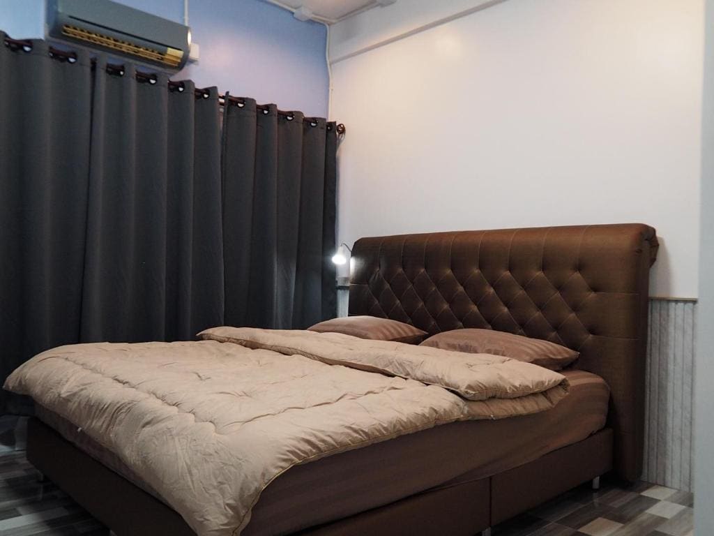 Deluxe King Room room - Image 3