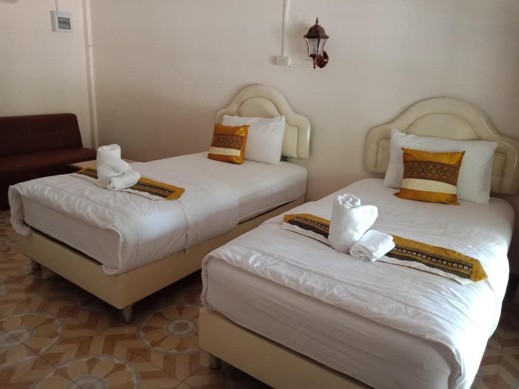 Standard Twin Room room - Image 2